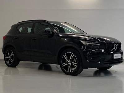 Volvo XC40 B4 AWD Geartronic R-design Nero usata Saronno