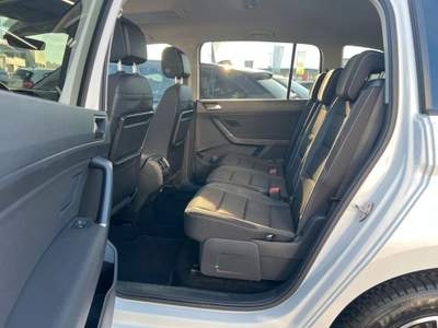 Volkswagen Touran 2.0 TDI 150 CV SCR DSG Active Bianco usata Castelnuovo Rangone