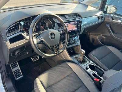 Volkswagen Touran 2.0 TDI 150 CV SCR DSG Active Bianco usata Castelnuovo Rangone