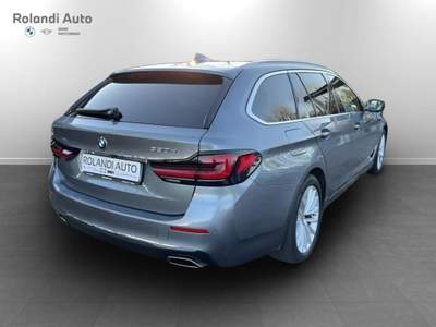 BMW Serie 5 524d d Touring mhev 48V Luxury auto Grigio usata Casale Monferrato