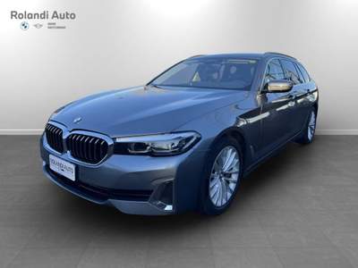 BMW Serie 5 524d d Touring mhev 48V Luxury auto Grigio usata Casale Monferrato