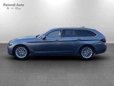 BMW Serie 5 524d d Touring mhev 48V Luxury auto Grigio usata Casale Monferrato