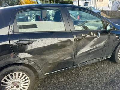 Fiat Grande Punto Fiat Grande Punto 1.3Mjet 75cv 5p Fermo amministrativo Nero usata Pompei