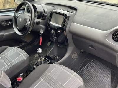 Peugeot 108 VTi 68 5 porte Grigio usata Canino
