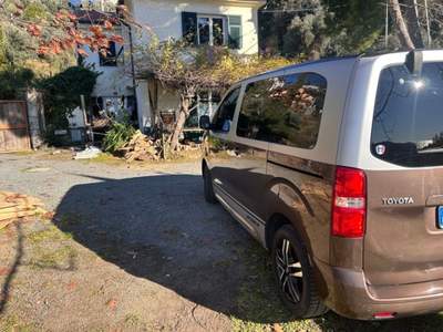 Toyota Proace luxury Marrone usata Celle Ligure