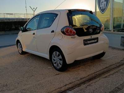 Toyota Aygo 1.0 12V VVT-i 5 porte Edition Bianco usata Augusta