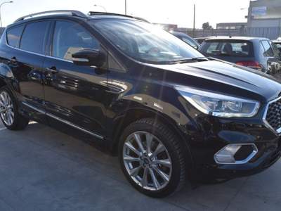 Ford Kuga 2.0 TDCI 150 CV S&S 4WD Powershift Vignale *TETTO* Nero usata San Vito dei Normanni