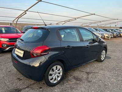 Peugeot 208 1,2 PureTech 82 CV 5 porte -OK NEOPATENTATI-EURO 6 Nero usata Roburent