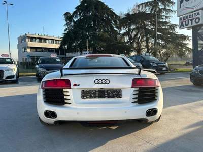 Audi R8 4.2 V8 FSI quattro R tronic Bianco usata CASTENASO