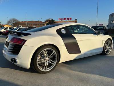 Audi R8 4.2 V8 FSI quattro R tronic Bianco usata CASTENASO