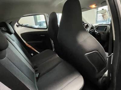 Toyota Aygo Connect 1.0 VVT-i 72CV 5 porte x-business AUTO Bianco usata Civitavecchia