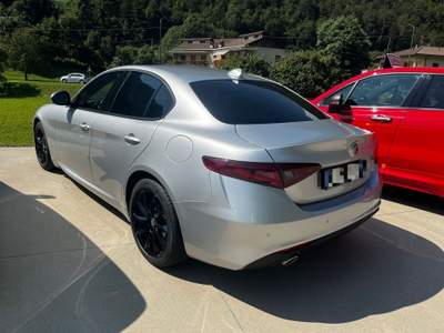 Alfa Romeo Giulia Rosso Edizione - auto pari al nuovo Argento usata Ardesio
