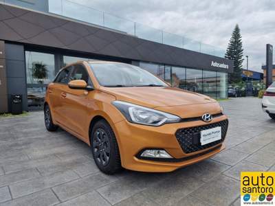 Hyundai i20 1.2 5 porte Classic Arancione usata Salerno
