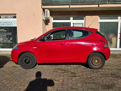 Lancia Ypsilon 1.2 69 CV 5 porte Elefantino NEOPATENTATI Rosso usata Cava Manara