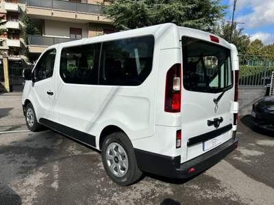 Renault Trafic BluedCi 110CV PL-TN Authentic 9 POSTI PASSO LUNGO Bianco usata Cinisello Balsamo
