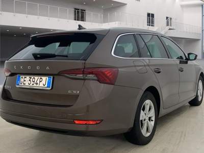 Skoda Octavia Wagon 1.5 g-tec Ambition 130cv dsg Marrone usata Pescara