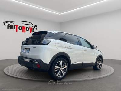 Peugeot 3008 3008 Hybrid 225 e-EAT8 Allure Pack Bianco usata Cambiago