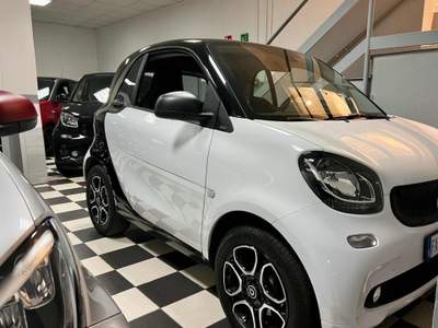 Smart ForTwo 90 0.9 Turbo Twinamic  Passion Bianco usata Milano