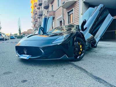 Maserati MC20 UFFICIALE FRENI CARBO LIFT IVA ESPOSTA!! Nero usata Torino