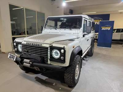 Land Rover Defender 110 2.5 Td5 cat S.W. SE Bianco usata Rivanazzano Terme