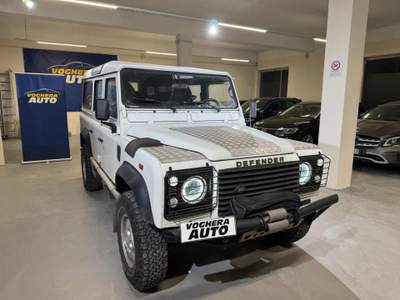Land Rover Defender 110 2.5 Td5 cat S.W. SE Bianco usata Rivanazzano Terme