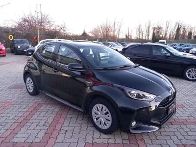 Toyota Yaris 1.5h Active ADATTA X NEOPATENTATI Nero usata Abbiategrasso
