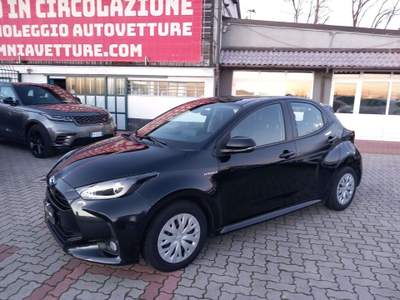 Toyota Yaris 1.5h Active ADATTA X NEOPATENTATI Nero usata Abbiategrasso