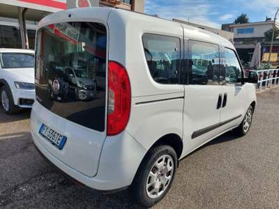 Fiat Doblò Doblò 1.6 MJT 120CV S&S Maxi 7 posti NEOPATENTATI Bianco usata Bassano del Grappa