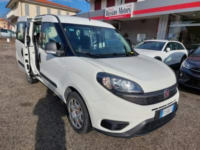 Fiat Doblò Doblò 1.6 MJT 120CV S&S Maxi 7 posti NEOPATENTATI Bianco usata Bassano del Grappa
