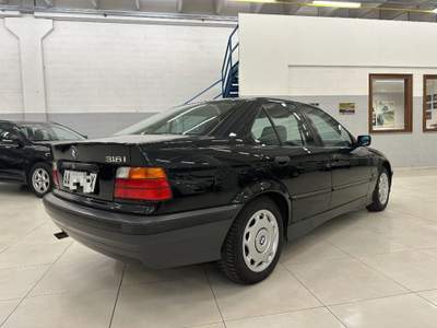 BMW Serie 3 316i i cat 4 porte Nero usata Rovetta