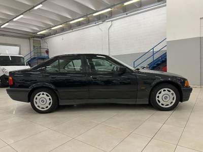BMW Serie 3 316i i cat 4 porte Nero usata Rovetta