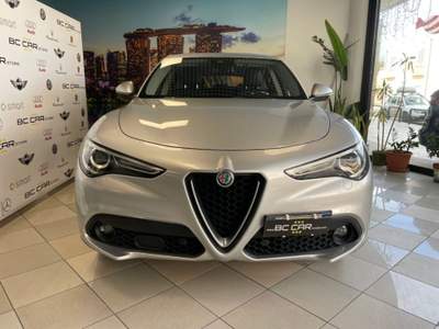 Alfa Romeo Stelvio 2.2 diesel 180cv AT8 Q4 Business Grigio usata Mesagne