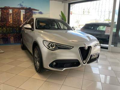 Alfa Romeo Stelvio 2.2 diesel 180cv AT8 Q4 Business Grigio usata Mesagne