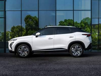 Omoda 5 EV 61,1 kWh - PREMIUM Nero usata Potenza