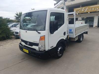 Nissan Cabstar Cabstar 35.13 2.5 TDI 130CV CASSONE FISSO CON GRU revisione gru 03/2026 usata PIGNATARO INTERAMNA