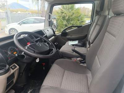Nissan Cabstar Cabstar 35.13 2.5 TDI 130CV CASSONE FISSO CON GRU revisione gru 03/2026 usata PIGNATARO INTERAMNA