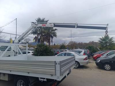 Nissan Cabstar Cabstar 35.13 2.5 TDI 130CV CASSONE FISSO CON GRU revisione gru 03/2026 usata PIGNATARO INTERAMNA