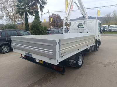 Nissan Cabstar Cabstar 35.13 2.5 TDI 130CV CASSONE FISSO CON GRU revisione gru 03/2026 usata PIGNATARO INTERAMNA