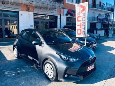 Toyota Yaris 1.5 Hybrid 5 porte DYNAMIC Business Grigio usata Isernia