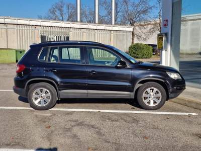 Volkswagen Tiguan 2.0 16V TDI DPF tiptronic Track & Field (28°) Nero usata Milano