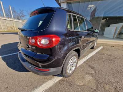 Volkswagen Tiguan 2.0 16V TDI DPF tiptronic Track & Field (28°) Nero usata Milano