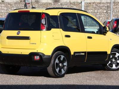 Fiat Panda 1.0 S&S Hybrid Pandina CROSS Giallo usata Bernalda