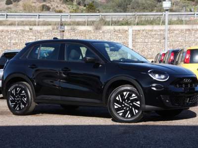 Fiat 600 1.2 100 CV Hybrid PACK CONFORT Nero usata Bernalda