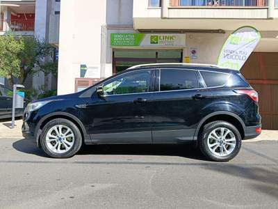 Ford Kuga 1.5 TDCI 120 CV S&S 2WD Powershift Business Nero usata Putignano