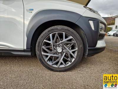 Hyundai Kona 1.6 T-GDI 4WD DCT XPrime Bianco usata Salerno