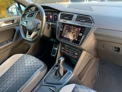Volkswagen Tiguan 2.0 TDI 150 CV SCR DSG 4MOTION R-Line Bianco usata Alcamo