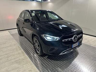 Mercedes-Benz GLA Automatic Sport Nero usata Magenta