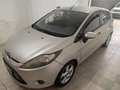 Ford Fiesta + 1.4 5 porte Bz.- GPL Argento usata PALERMO