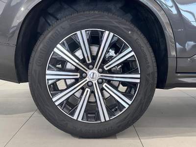 Volvo XC90 B5 (d) AWD automatico 7 posti Ultimate Bright Grigio usata Padova