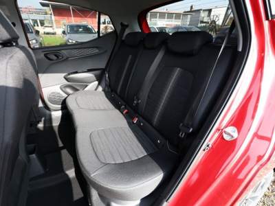 Hyundai i10 1.0 MPI AT Rosso usata Castelnuovo Rangone